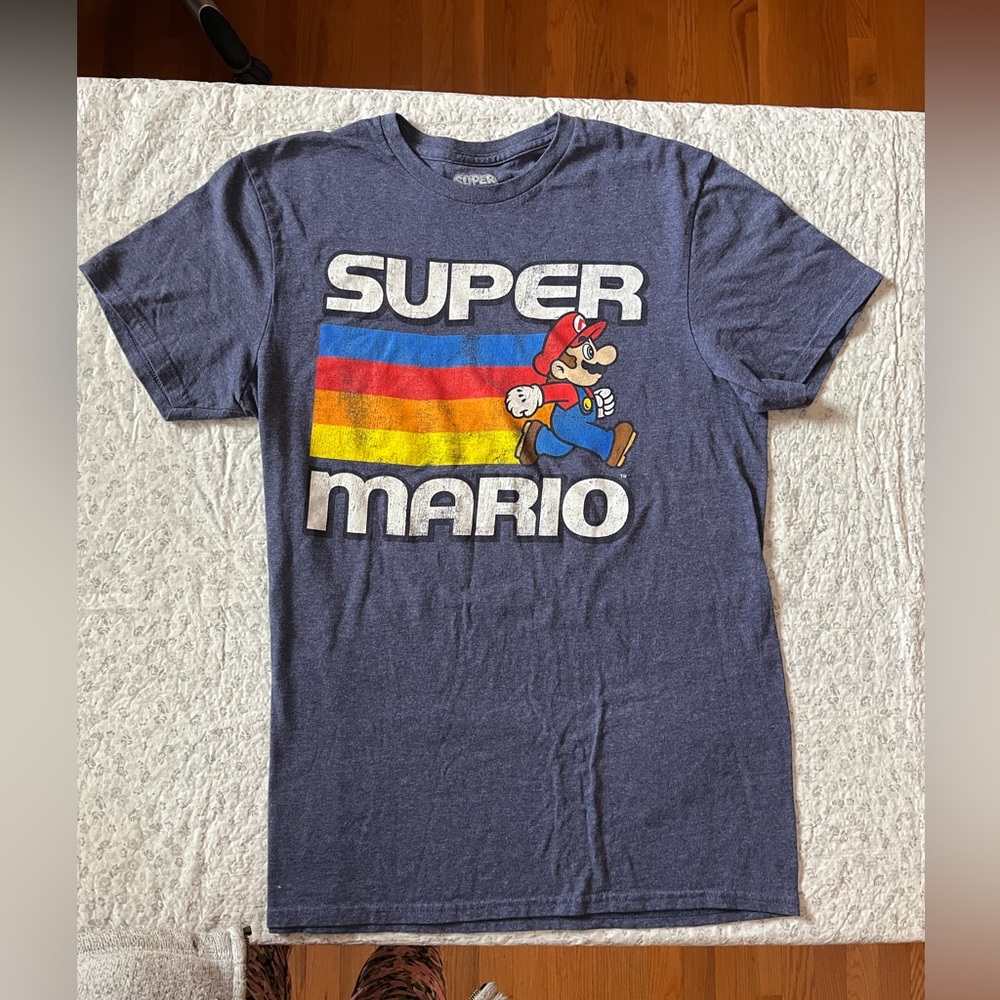 Super Mario Tee shirt size Medium
